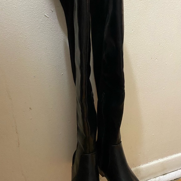 Over the knee boots - Picture 4 of 11